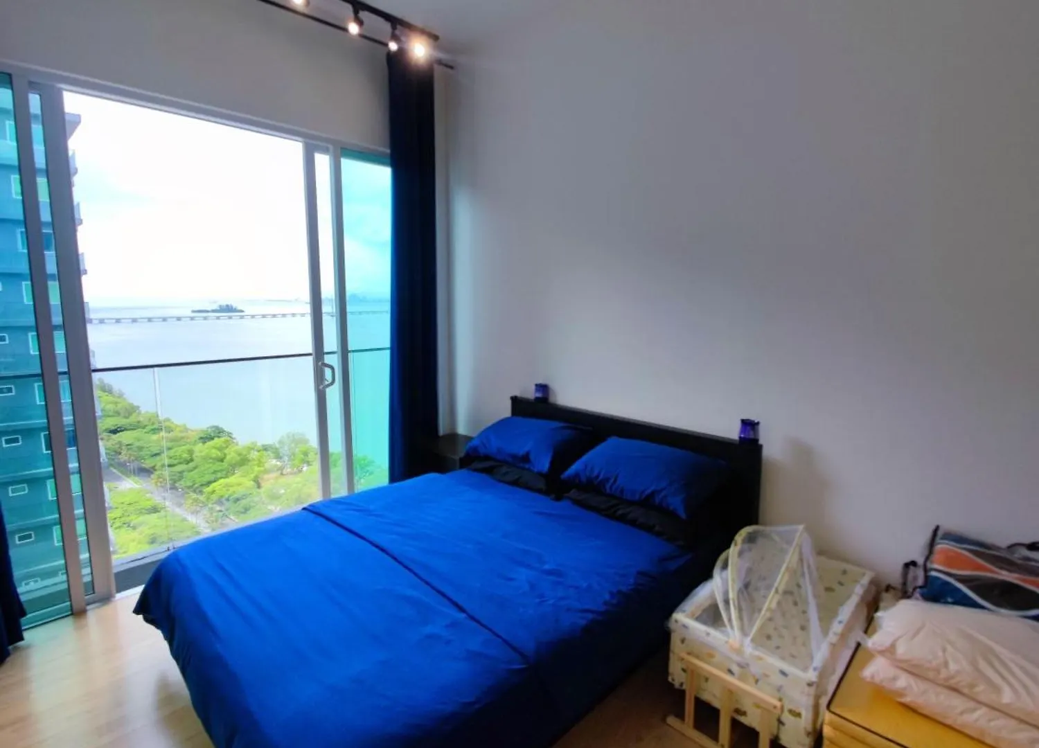 Infinite Seaview With Penang Bridge Suite With Sunrise Up To 11 Person Bayan Lepas Holiday home