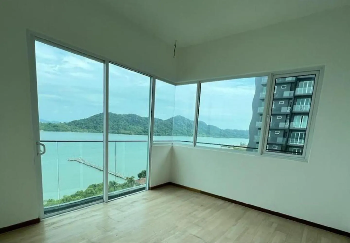 Infinite Seaview With Penang Bridge Suite With Sunrise Up To 11 Person Bayan Lepas Malaysia